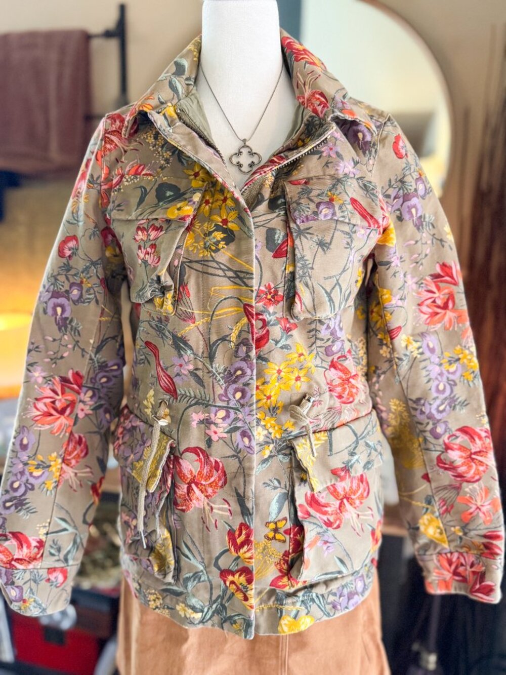 H&M Women’s Anorak Jacket Size 2 Tan Floral Zip Up Snap Pockets Lined